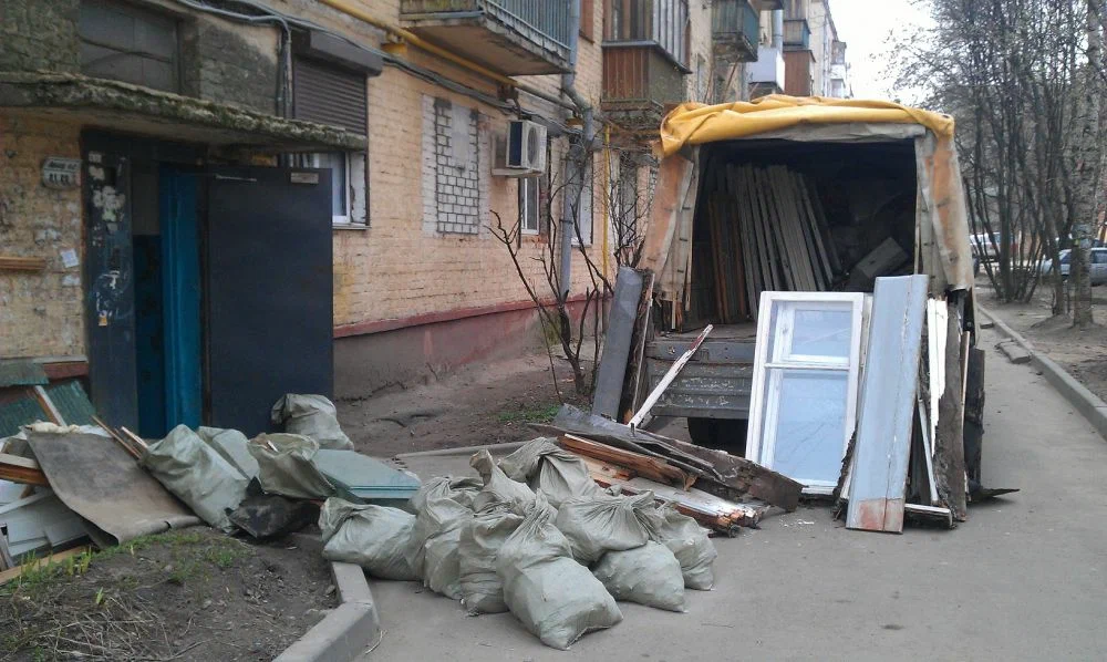 Вывоз мусора после ремонта в Мирном от ПроМусор — цены от 4549 руб., быстро и недорого