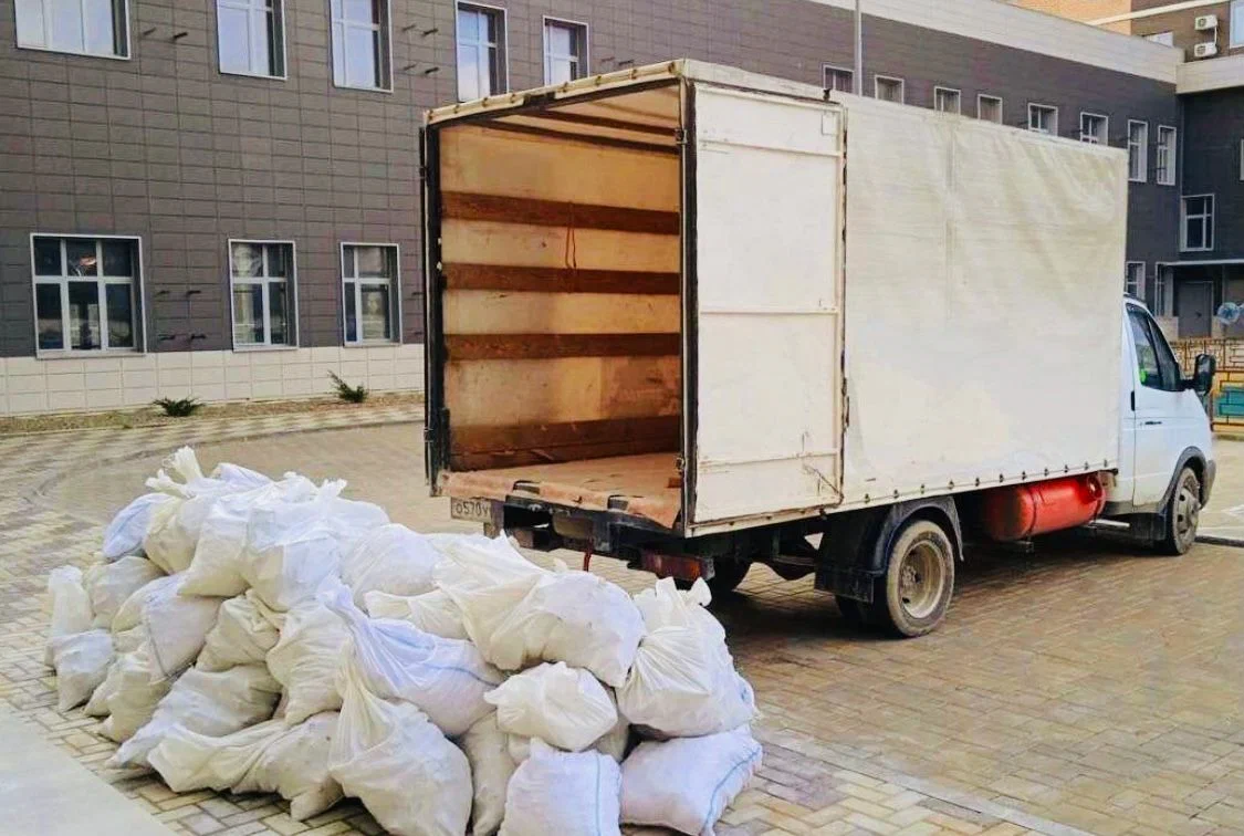Вывоз строительного мусора из новостроек в Мирном в октябре