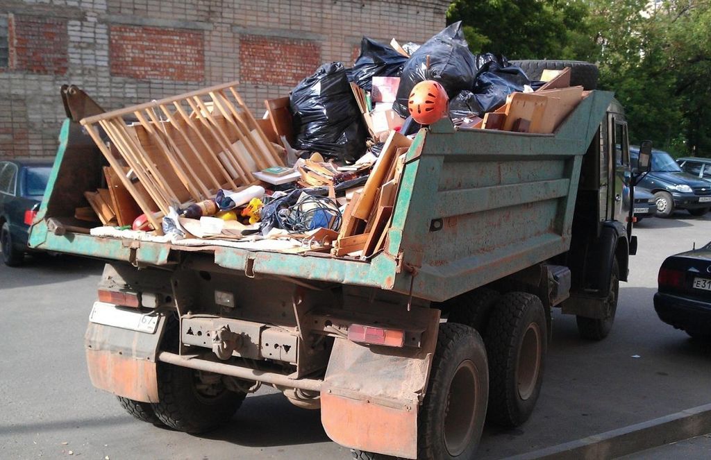 Вывоз мусора из магазина в Мирном от ПроМусор: услуги, цена от 1769 руб., утилизация отходов