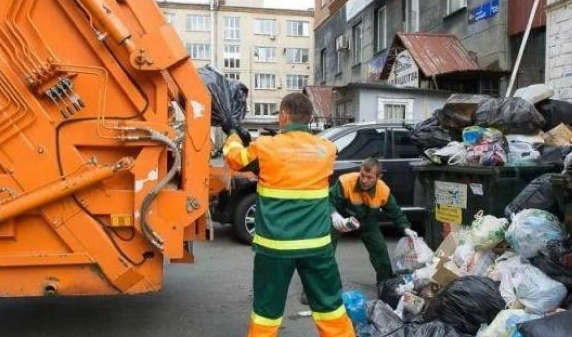 Срочный вывоз мусора в Мирном от ПроМусор — заказ день в день от 2881 руб., грузчики, цена