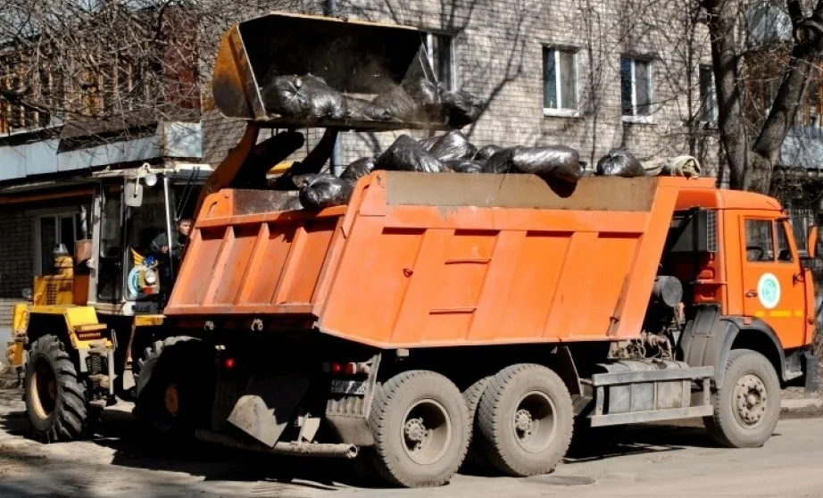 Вывоз мусора грузовым фургоном 5 тонн в Мирном – ПроМусор, аренда, цена от 1567 руб