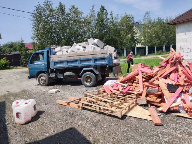 Вывоз мусора с чердака в Мирном в октябре